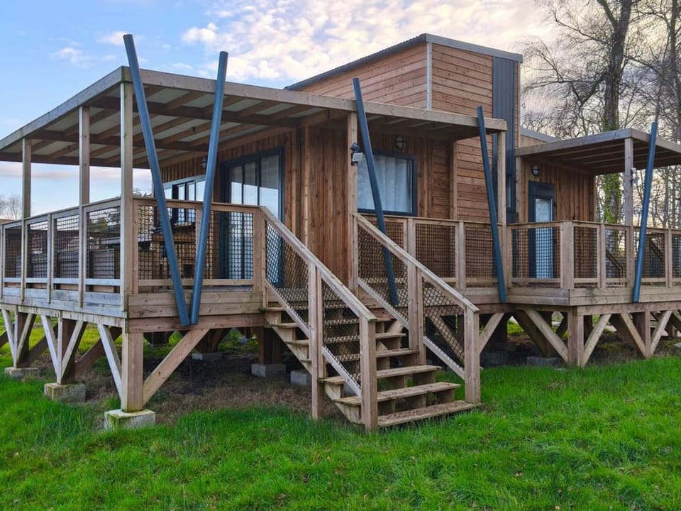 Chalet, animaux admis - 6 pers. - API-1-52-2774 Campground/ 
RV Resort in Centre-Val de Loire