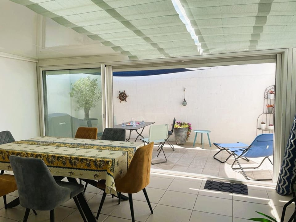 Villa moderne avec piscine et parking - La Grande Motte - FR-1-790-42 Apartment in La Grande-Motte
