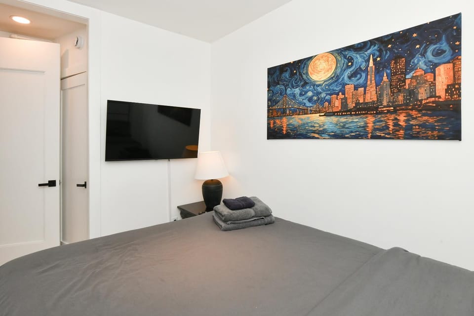 Elegant 2 BR Retreat Near Central Park Apartment in Upper West Side
