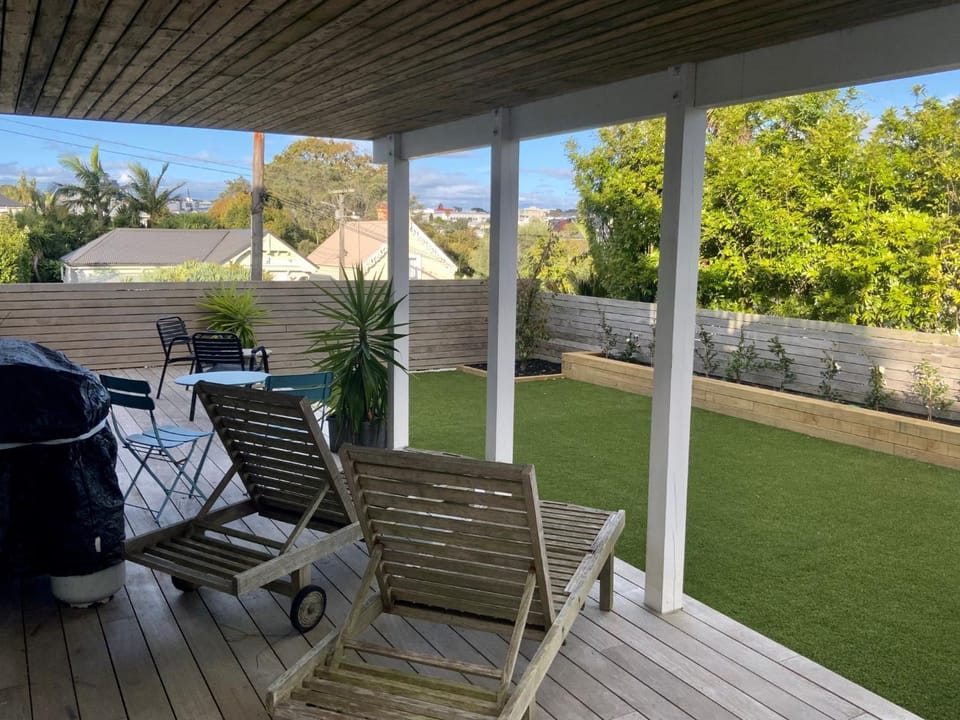 Balcony/Terrace, Garden view