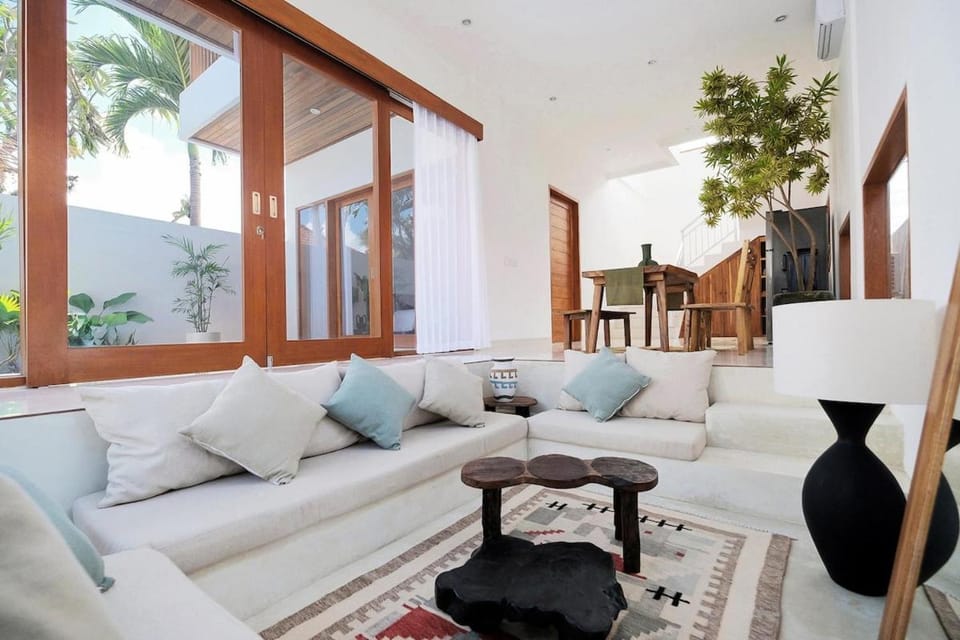 Canggu Peaceful 3BR Villa with Pool, 5 mins to beach Villa in North Kuta