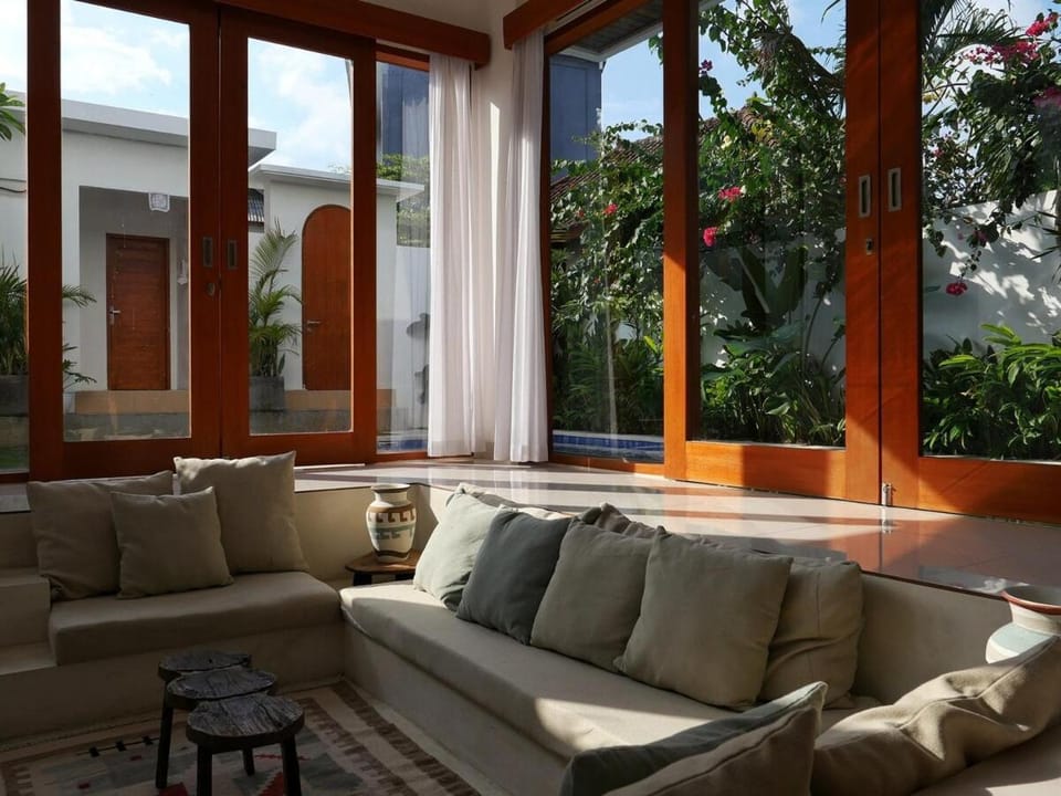 Canggu Peaceful 3BR Villa with Pool, 5 mins to beach Villa in North Kuta
