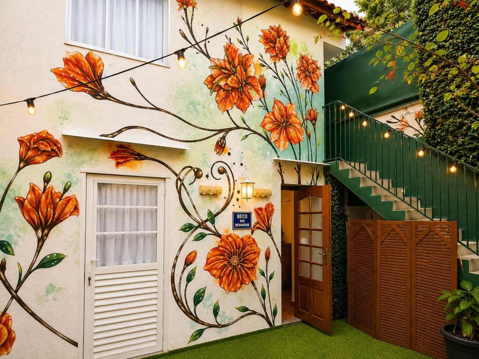 Property building, Day, Garden