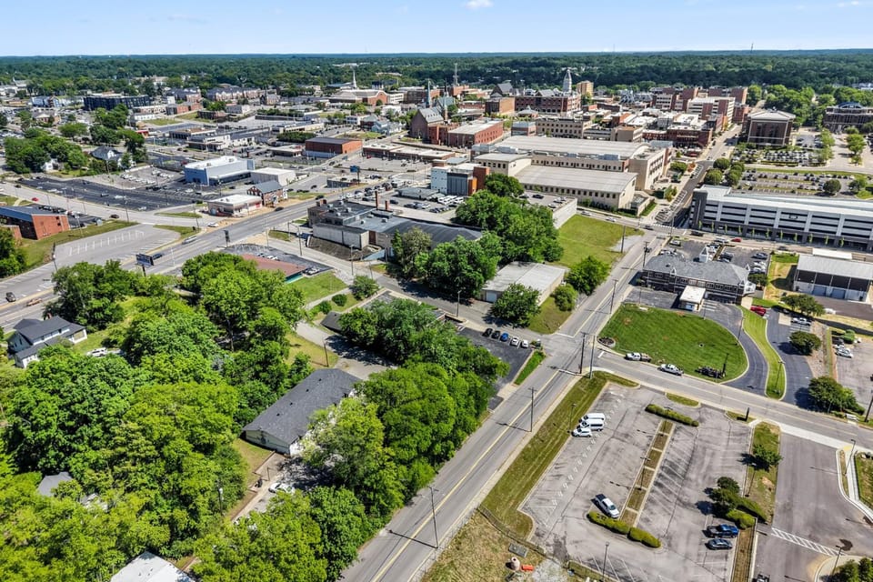 1BD Modern Condo - Downtown Walkable to F&M Bank Arena Apartment in Clarksville