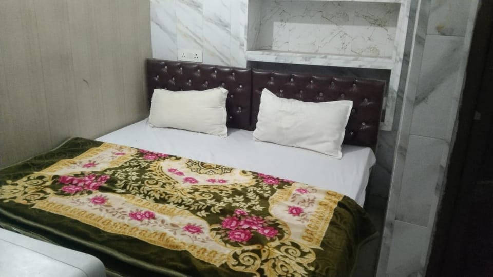 Paurush inn hotel Vacation rental in Varanasi