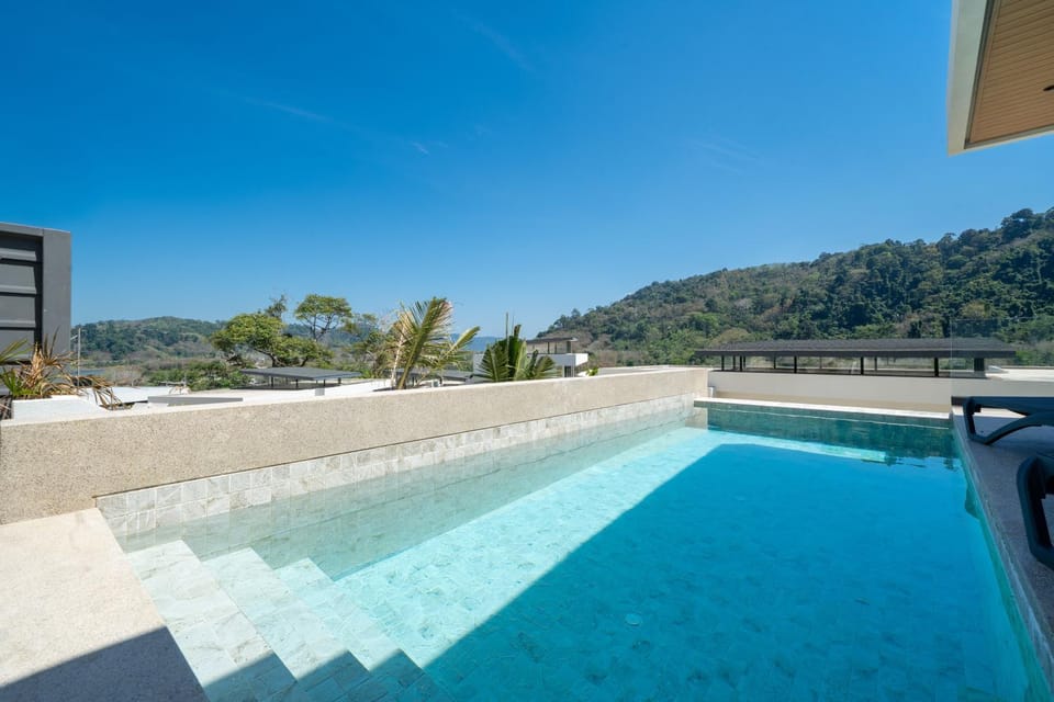 Swimming pool, sunbed