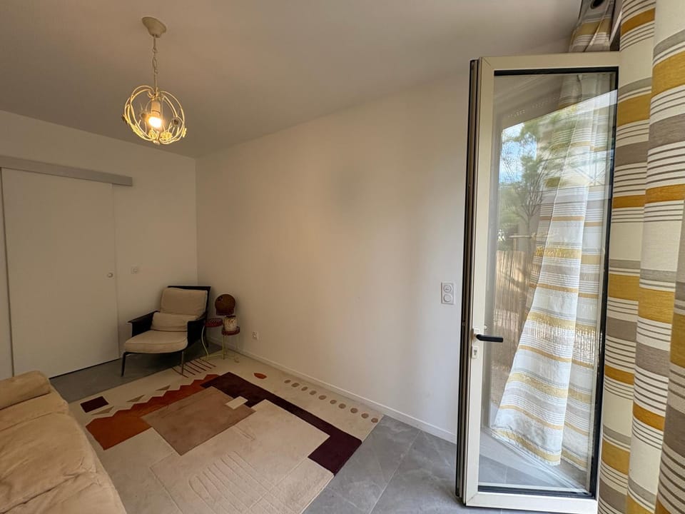 Studio en maison historique Vacation rental in Antibes