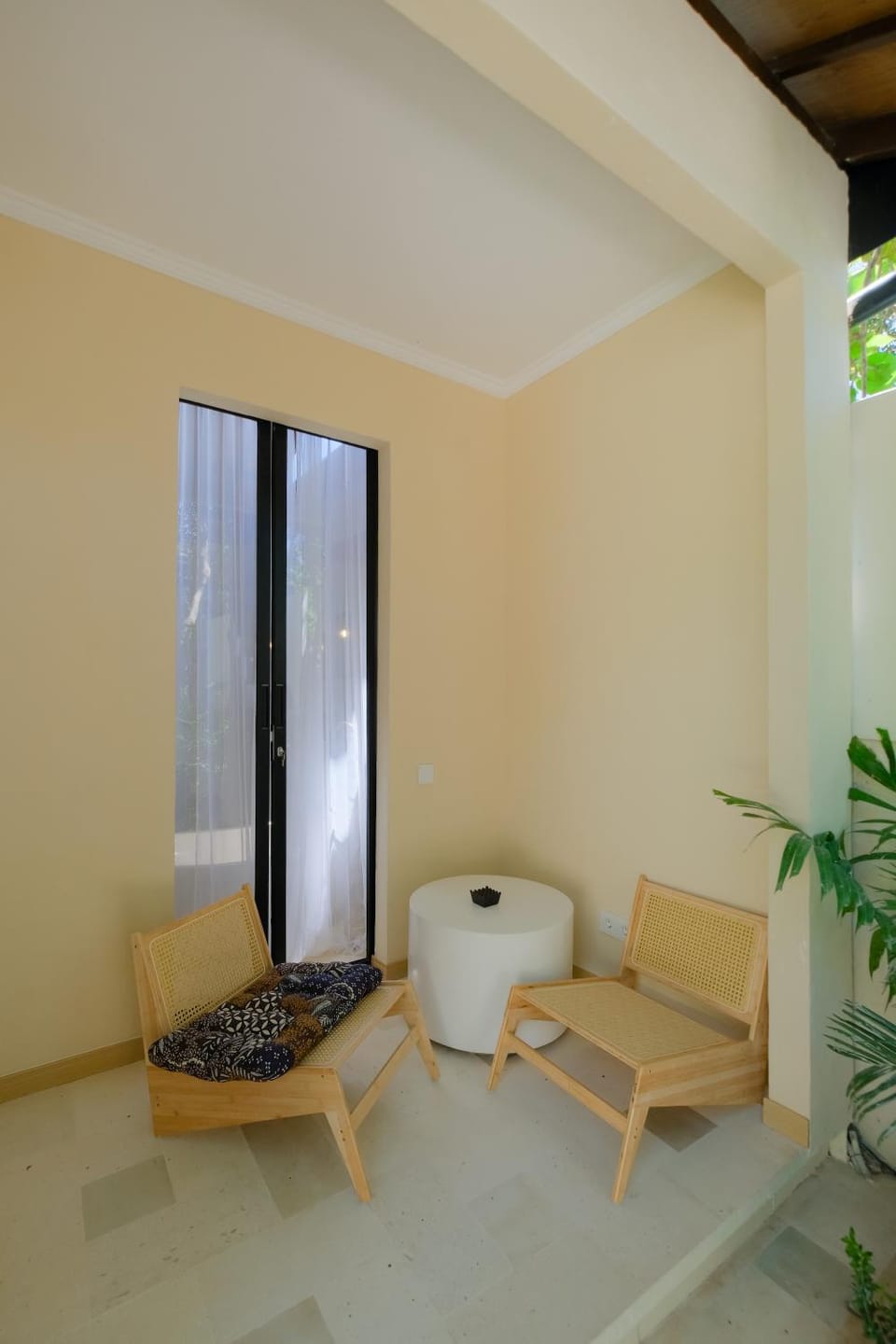Warm Minimalist 1 BR Villa with Private Pool for a Relaxing Stay Villa in Kuta Selatan