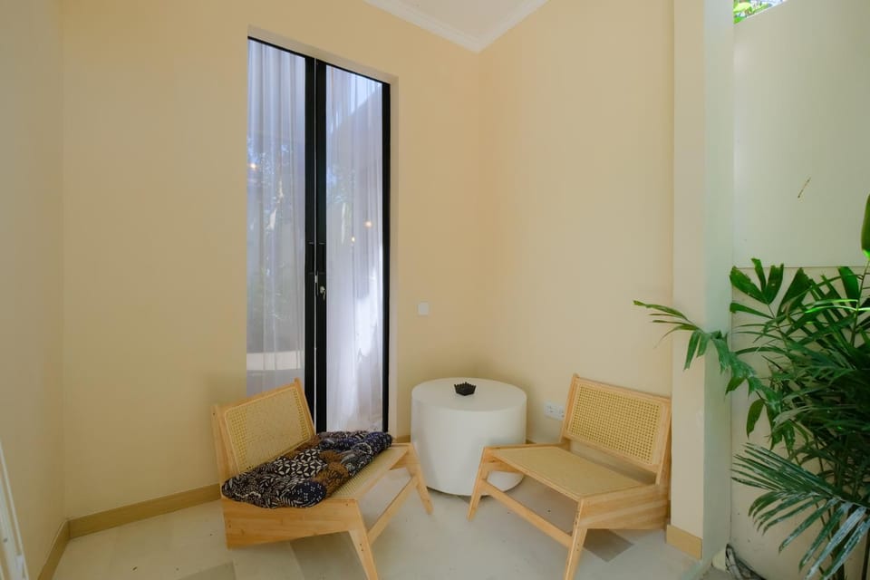 Warm Minimalist 1 BR Villa with Private Pool for a Relaxing Stay Villa in Kuta Selatan