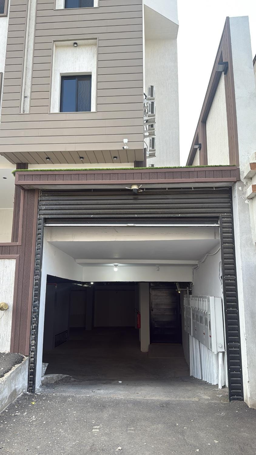 Property building, Day, Parking