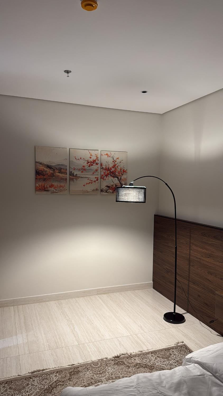 Photo of the whole room, Bedroom