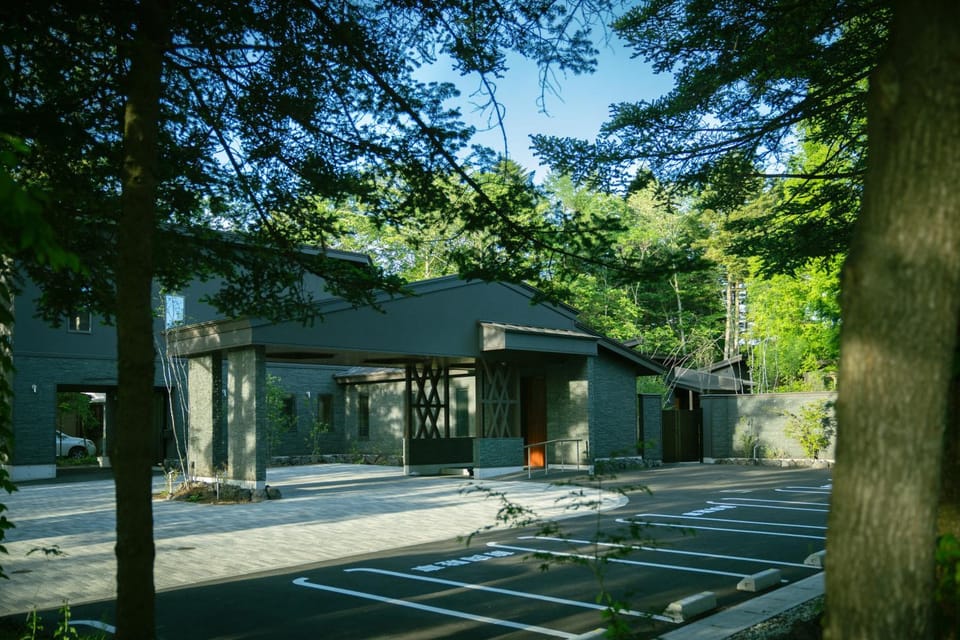 Property building, Day