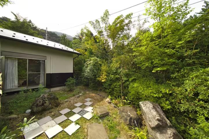 箱根 藤花 四季折々の庭園を眺めながら 温泉とBbq 貸切別荘 House in Hakone