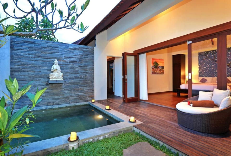Patio, Living room, Swimming pool, sunbed