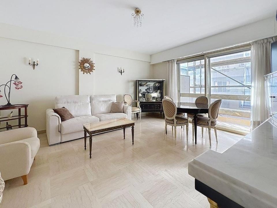 T3 spacieux Antibes centre avec doubles balcon Apartment in Antibes