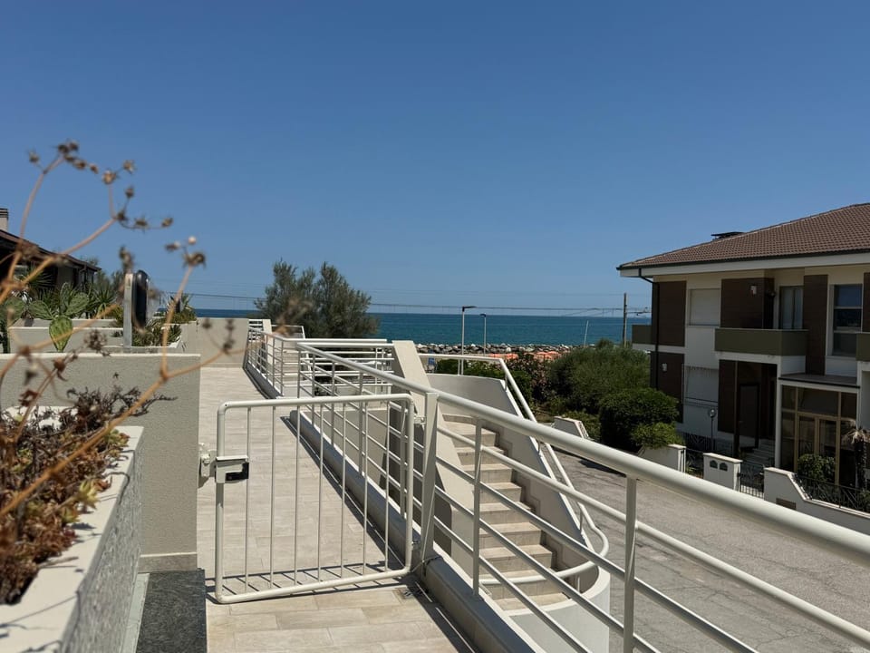 F013 - Fano, bilocale con grande terrazza vista mare Apartment in Fano