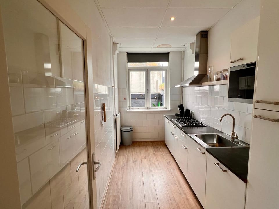 Kitchen or kitchenette, microwave, stove
