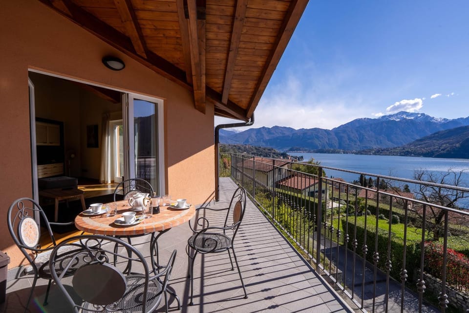 Apartment Magnolia - Mezzegra Apartment in Lenno