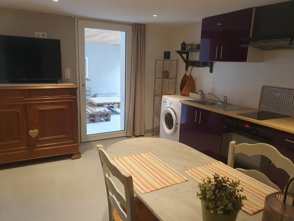 La terrasse du romarin Apartment in Pays de la Loire