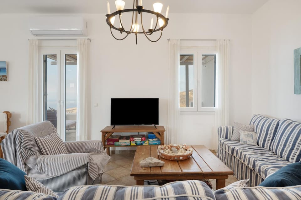 Beach house in Tinos island House in Decentralized Administration of the Aegean