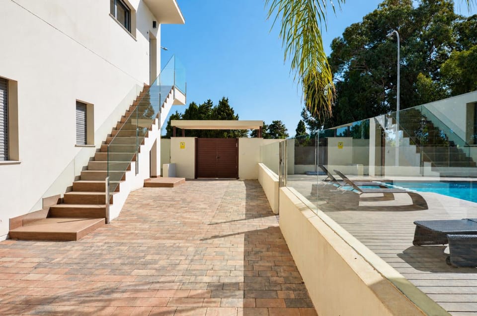 Property building, Pool view, Swimming pool, sunbed