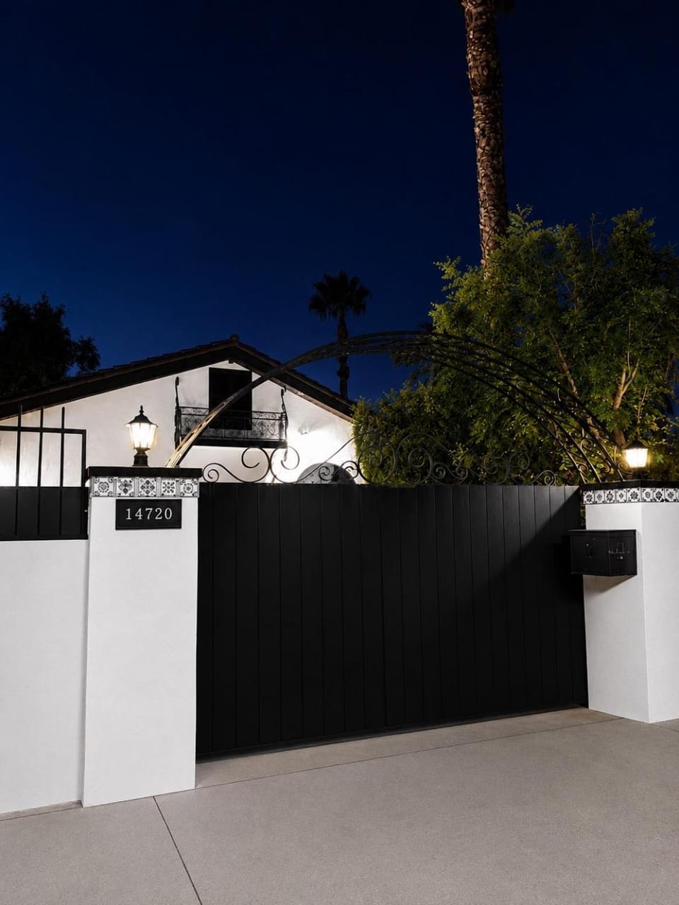 World Cup 2026 Luxury Mansion with 3 bedrooms 2 baths 1 kitchen House in Van Nuys