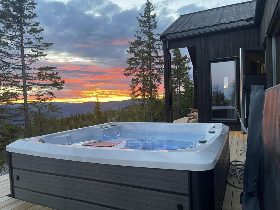 Hot Tub, Mountain view, Sunset
