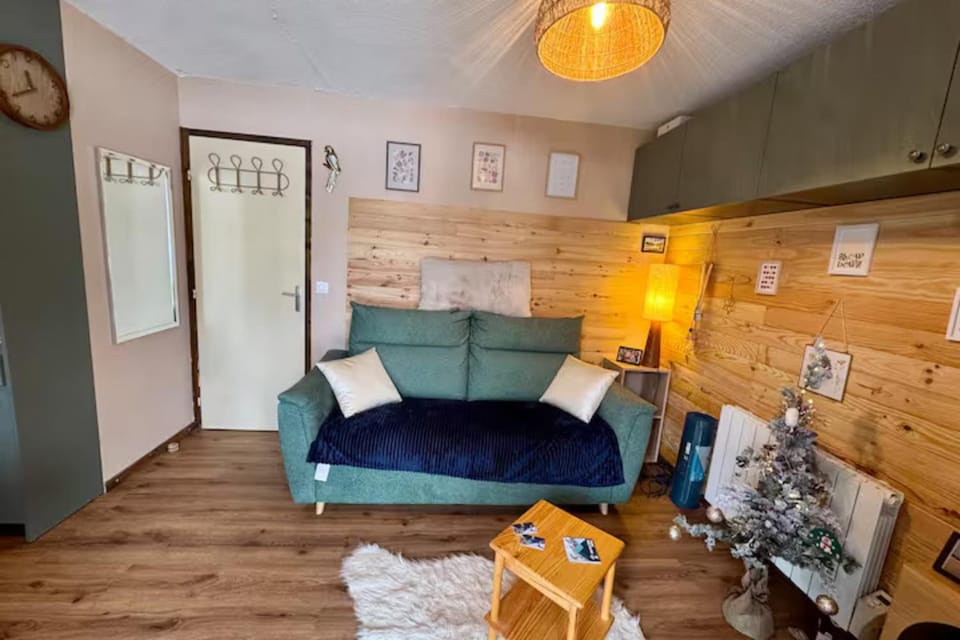 Charming apartment with garden and private parking Apartment in Le Monêtier-les-Bains