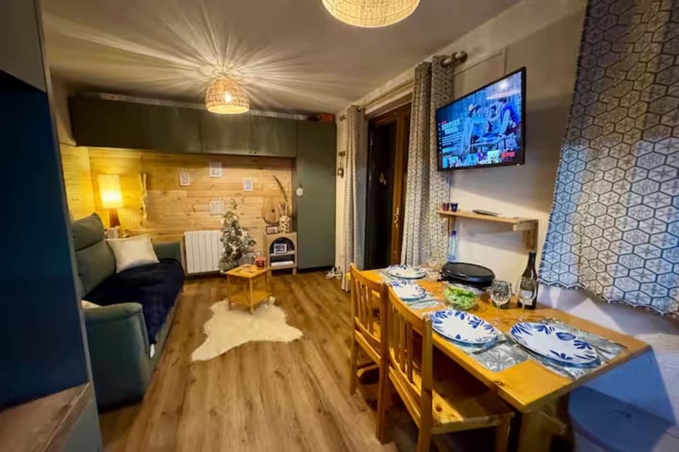 Charming apartment with garden and private parking Apartment in Le Monêtier-les-Bains