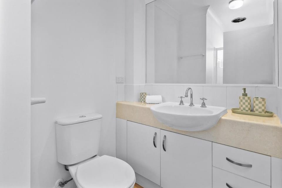 Spacious Apartment on Kingy Creek w pool Apartment in Kingscliff