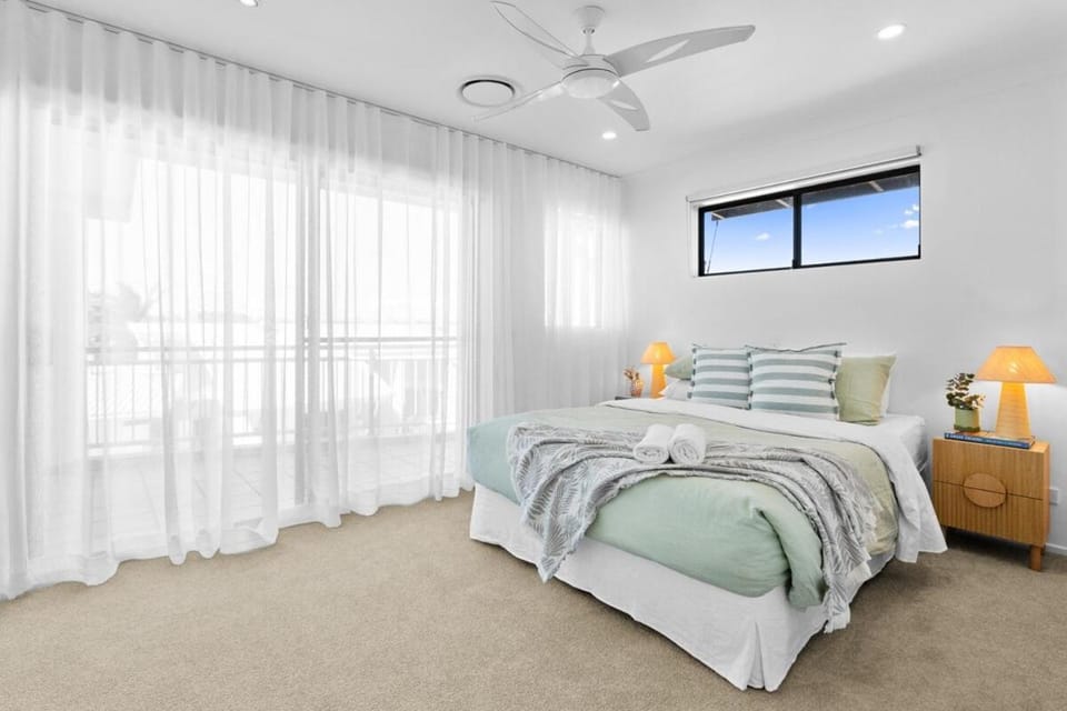Spacious Apartment on Kingy Creek w pool Apartment in Kingscliff