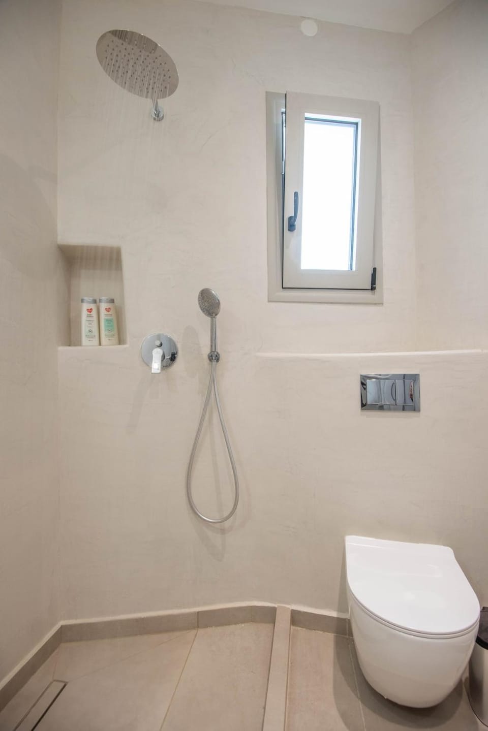 Shower, Toilet