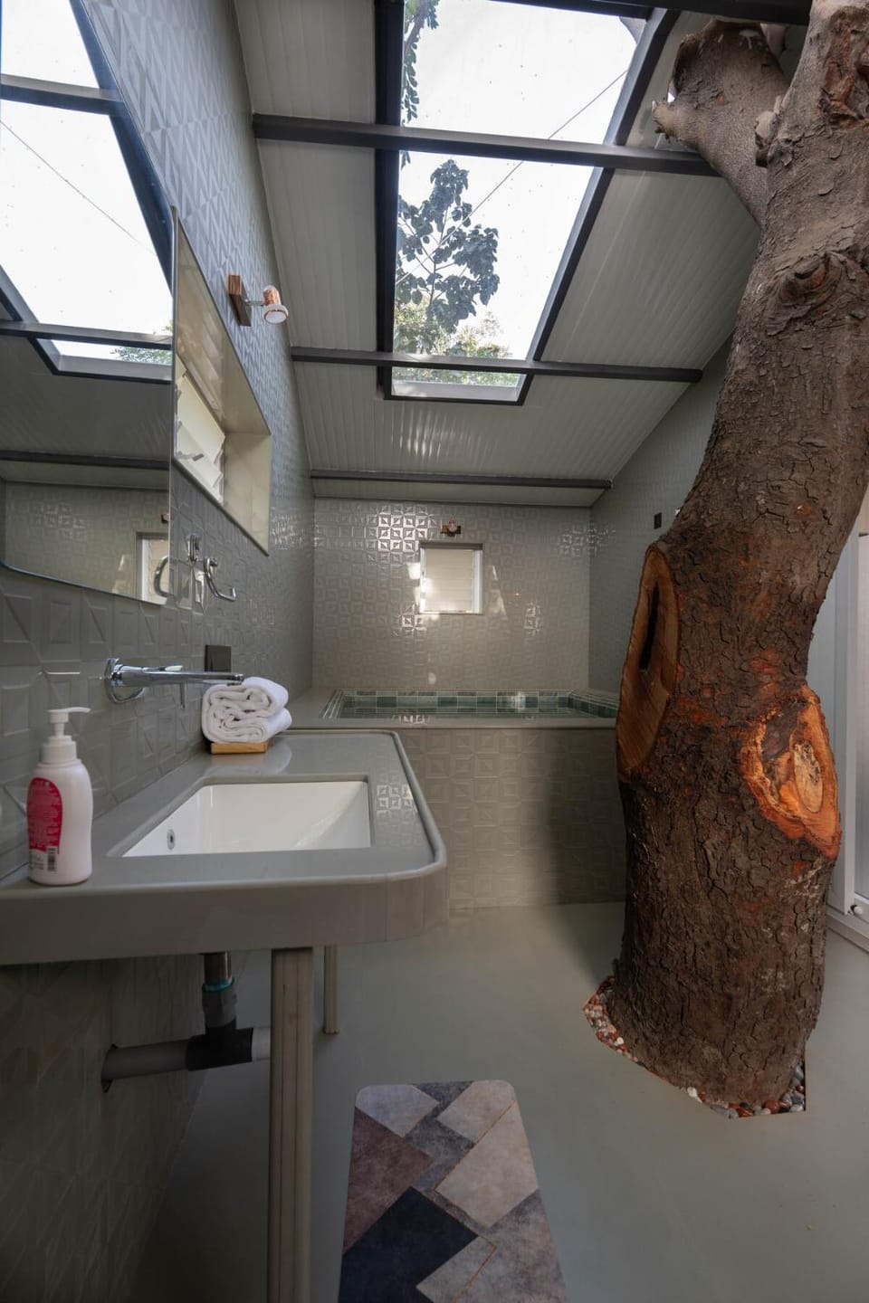Treehouse Cozy Nature Retreat - by Vivasa Villas Apartment in Maharashtra