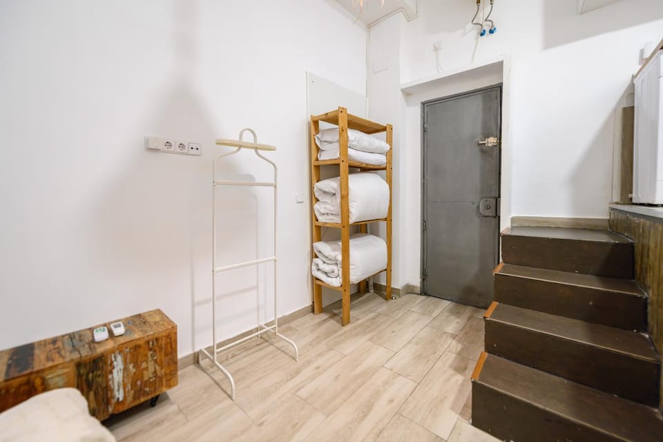 TET261I - Piso de 1 dormitorio con terraza en el Centro de Madrid - Alquiler temporal Apartment in Centro