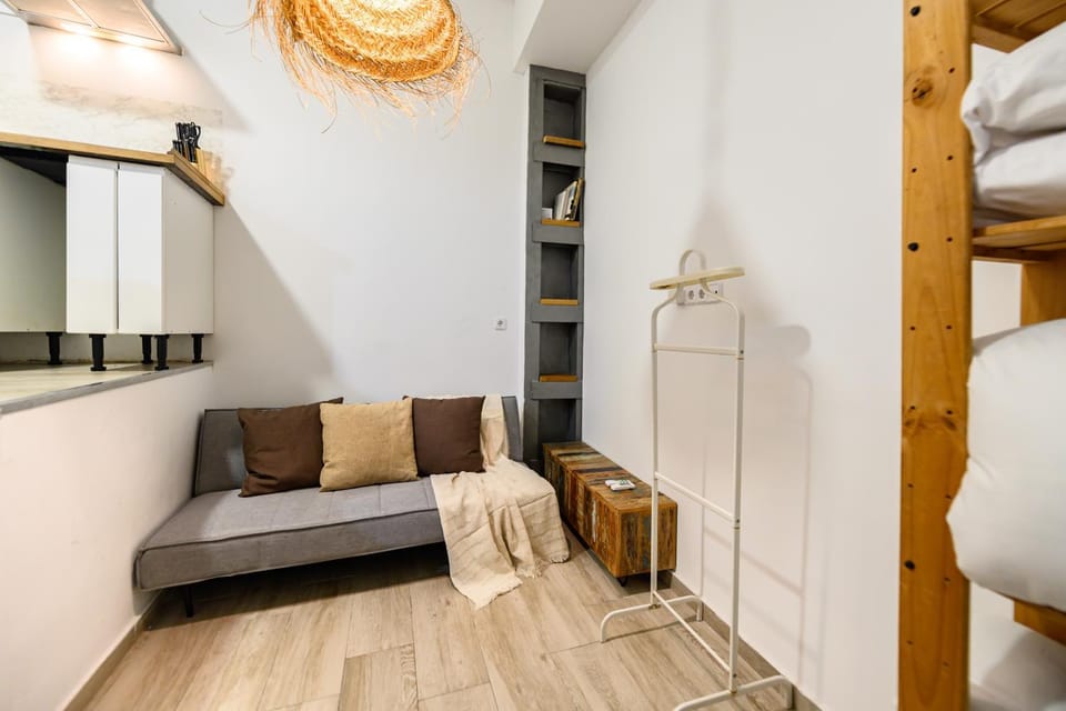 TET261I - Piso de 1 dormitorio con terraza en el Centro de Madrid - Alquiler temporal Apartment in Centro