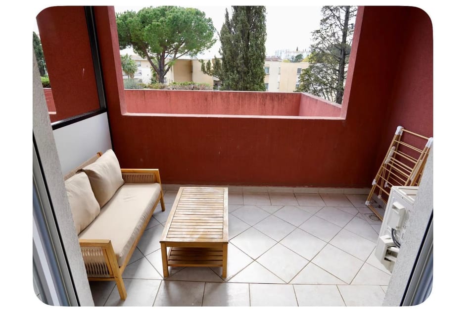 Studio avec terrasse et parking a 15 min Cannes Apartment in Cannes
