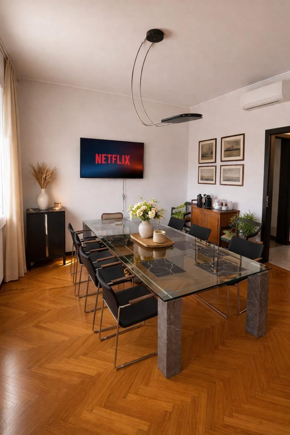 Dining area, Meeting/conference room
