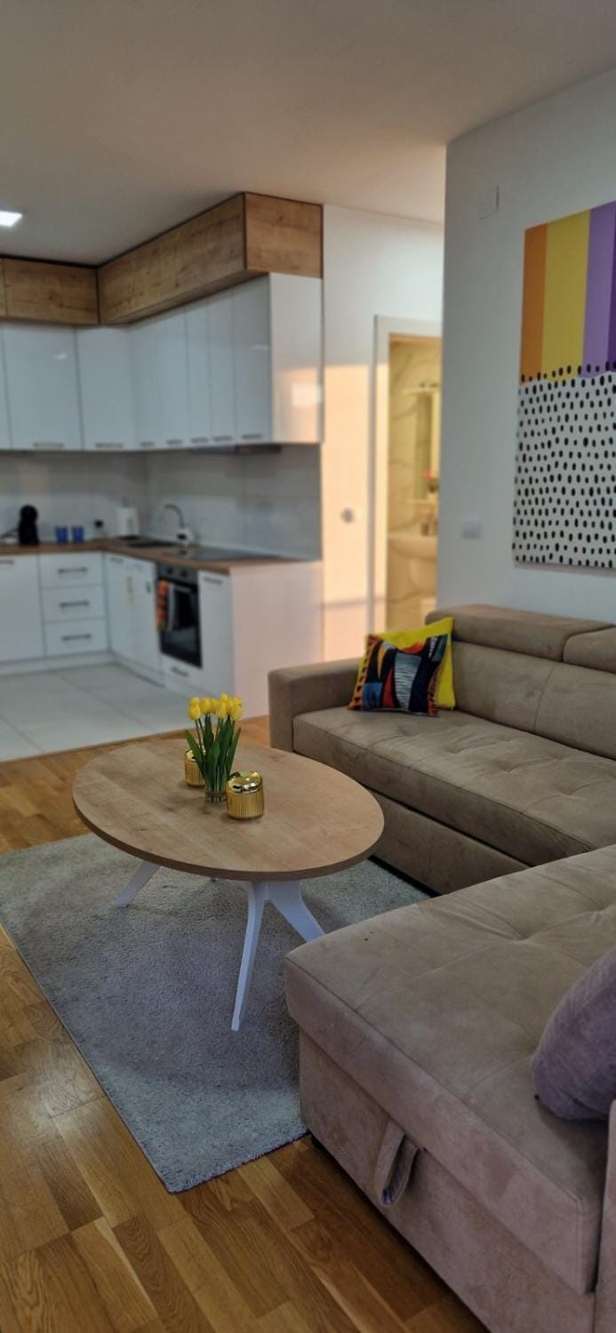 2-Bedroom apartment with private parking Apartment in Skopje