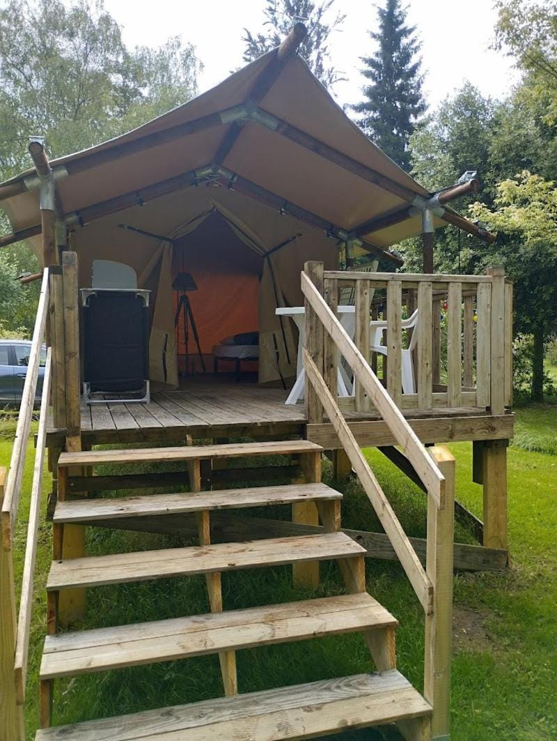 Camping du pont d'Oust Campground/ 
RV Resort in Brittany