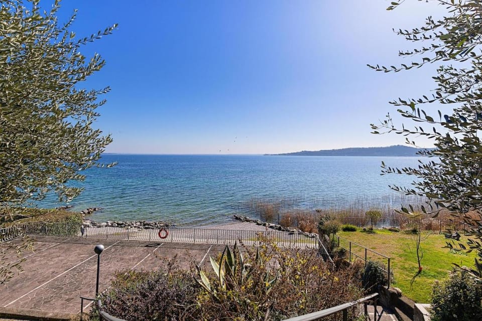 Samer Exclusive, lake view, quiet Apartment in Lake Garda