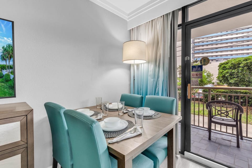 Seating area, Dining area
