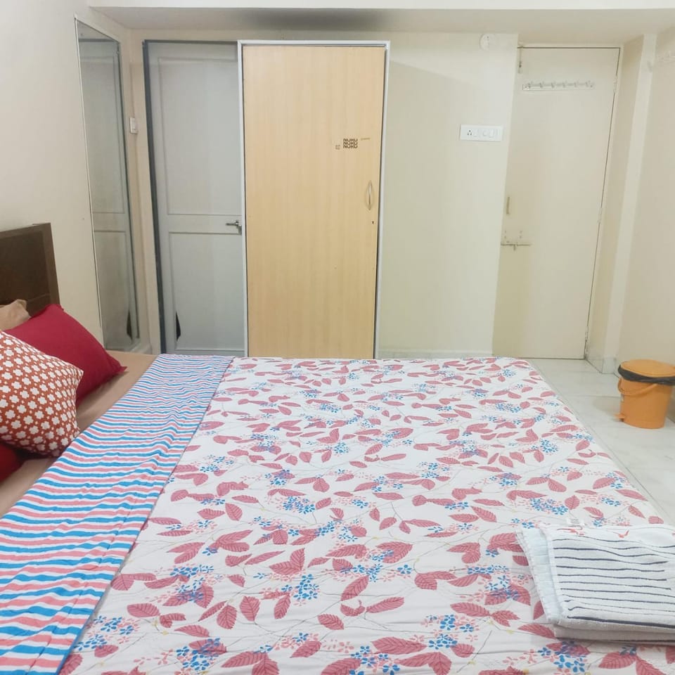 lovely room in koregaonpark 201 Vacation rental in Pune