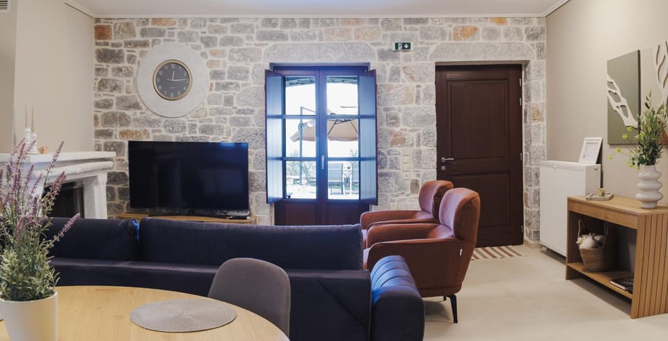 TV and multimedia, Living room, Seating area