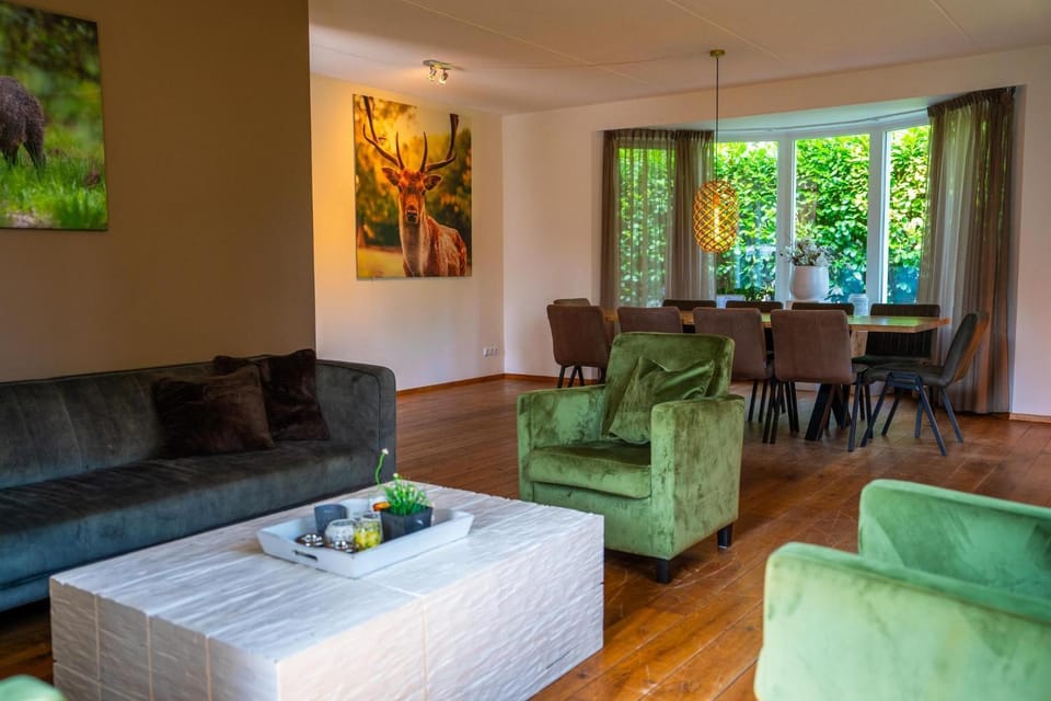 De Rimboe | Groepsvilla Douglas Villa in Hoenderloo