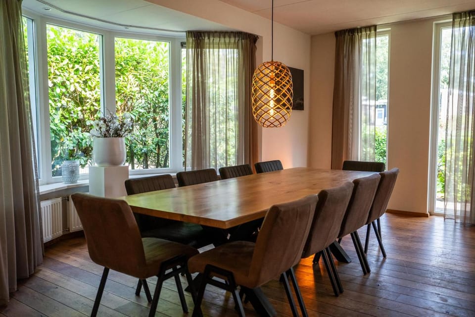 De Rimboe | Groepsvilla Douglas Villa in Hoenderloo