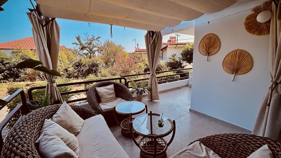 Patio, Day, View (from property/room), Balcony/Terrace, Seating area