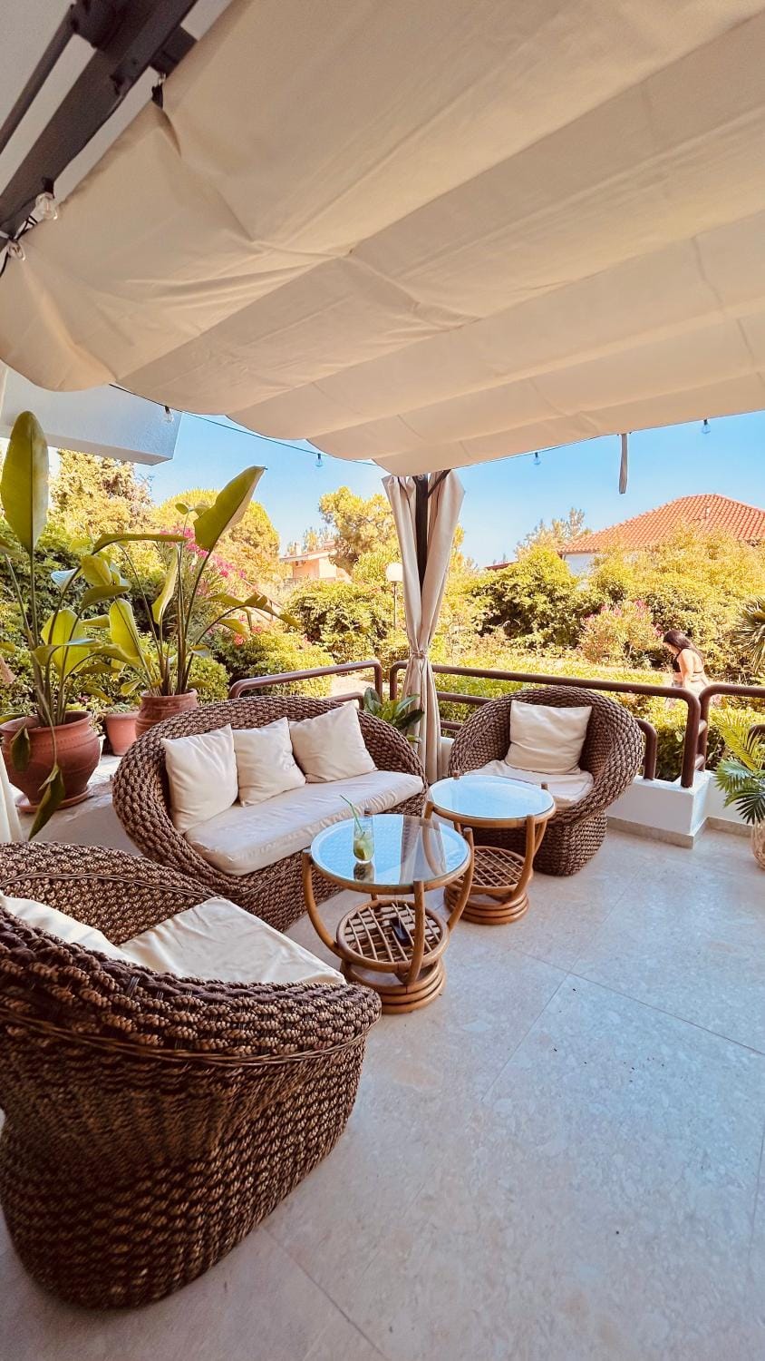 Patio, Day, Garden, View (from property/room), Balcony/Terrace, Seating area, Garden view