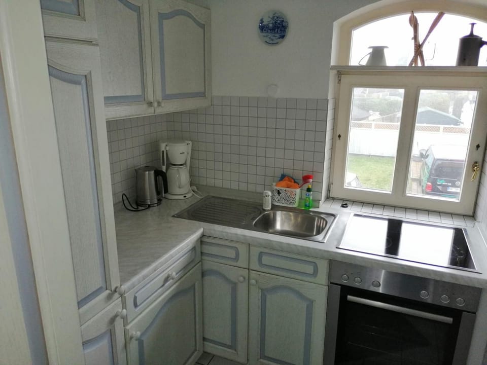 Kitchen or kitchenette, kitchen