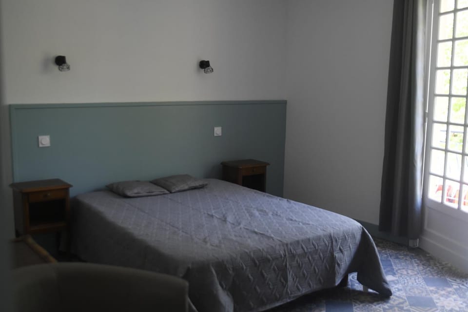 Bord rivière House in French Basque Country