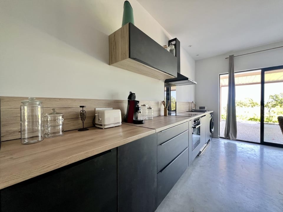 dishwasher, oven, stove, kitchen